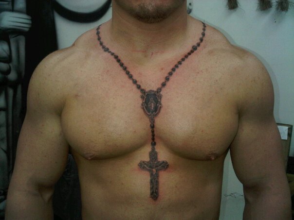 Brust Nacken Rosenkranz Tattoo von Outsiders Ink