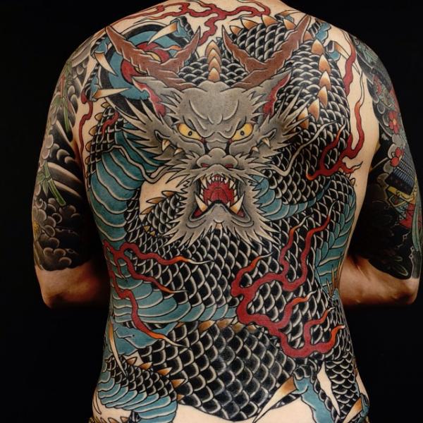 Tatouage Japonais Retour Dragon par Invisible Nyc