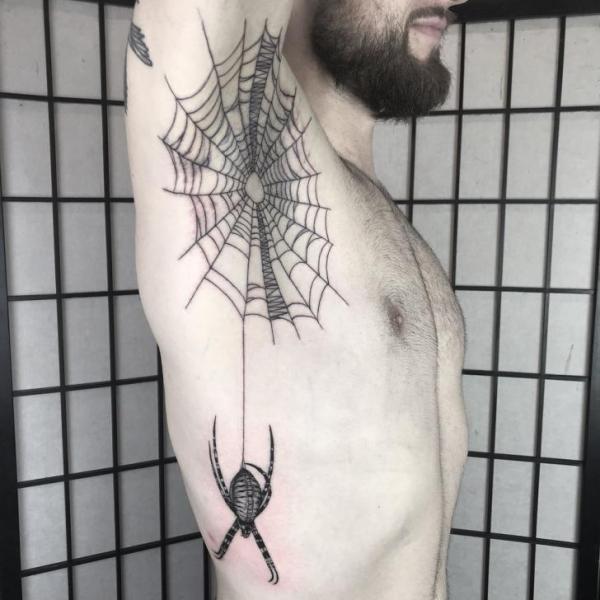 Seite Spinnen Tattoo von Invisible Nyc