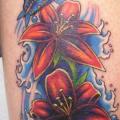 Realistische Waden Blumen tattoo von Inxon Tattoo