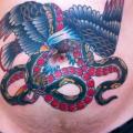 tatuaje Serpiente Old School Águila Vientre por Iron Age Tattoo