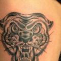 tatuaggio Old School Gamba Tigre di Iron Age Tattoo