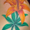 tatuaje Realista Flor Lado por Jon Dredd