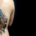 tatuaje Espalda Caballo por Belly Button Tattoo Shop