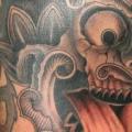 tatuaje Hombro Cráneo Maya por Lucky Bamboo Tattoo