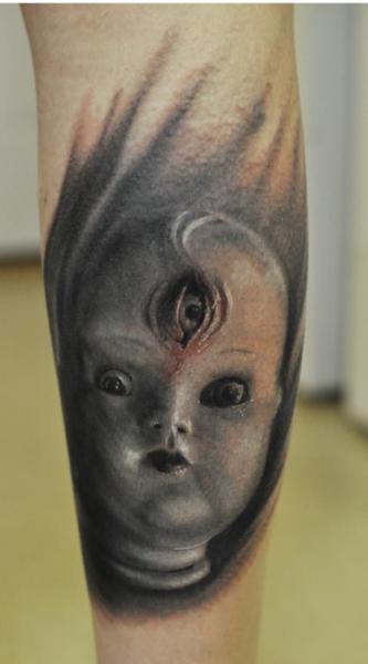 Tatuaje Brazo Fantasy por Matthew Hamlet Tattoo
