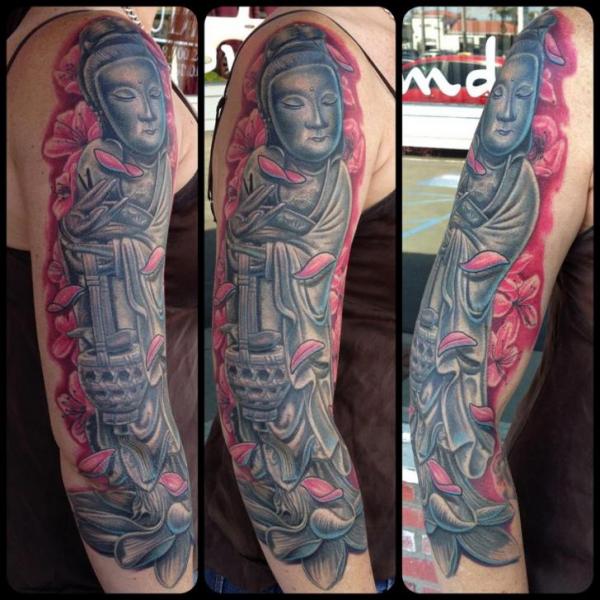 Tatuaje Brazo Buda por Mike DeVries Tattoos
