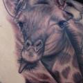 Schulter Realistische Rücken Giraffe tattoo von Mike DeVries Tattoos