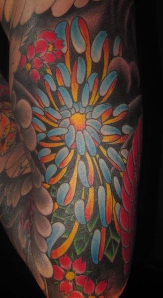 Tatuaggio Braccio Fiore di Memorial Tattoo