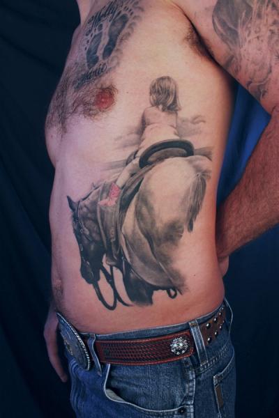 Tatuaggio Realistici Fianco Cavalli di Monte Tattoo