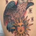 New School Eulen Oberschenkel Sonne tattoo von NY Adorned
