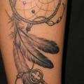tatuaje Brazo Atrapasueños por Ethno Tattoo