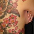 tatuaje Flor Espalda Cereza por Ethno Tattoo