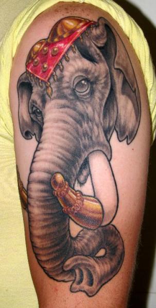 Tatuaje Hombro Realista Elefante por Optic Nerve Arts