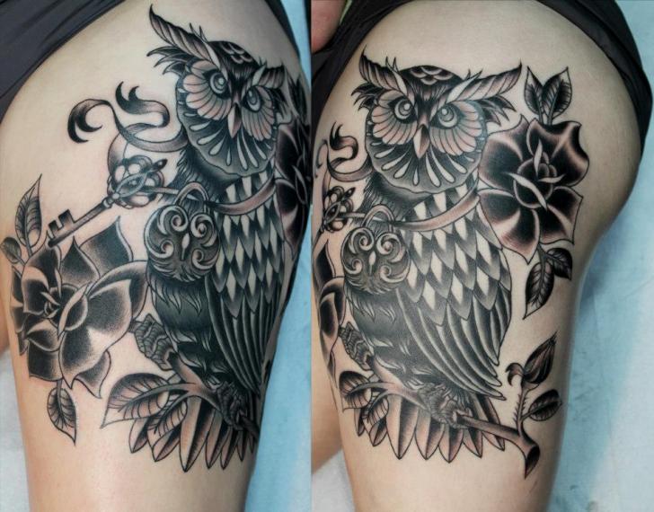 Old School Owl Thigh Tattoo by Pain and Wonder