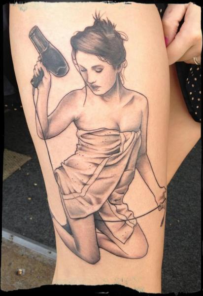Tatuaggio Realistici Donne Coscia di Paradise Tatto