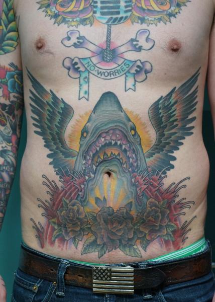 Tatouage Ventre Requin par Pino Bros Ink