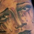 Realistische Frauen Hand tattoo von Club Tattoo