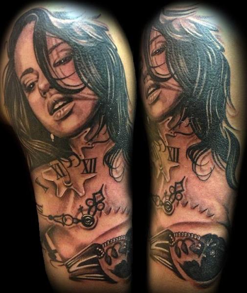 Tatuaggio Realistici Donne di Club Tattoo