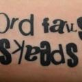 tatuaje Brazo Letras por Dimitri Tattoo