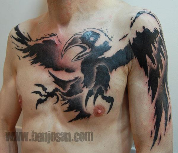 Tatuaż Klatka Piersiowa Wrona przez Dimitri Tattoo