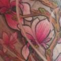 Bein Blumen Vogel tattoo von Dimitri Tattoo