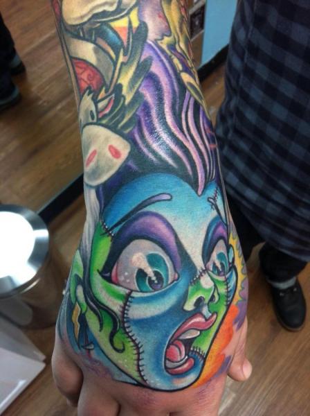 Tatuaggio Fantasy Mano di The Blue Rose Tattoo