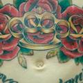 Old School Blumen Bauch tattoo von Czi Tattoo Studio
