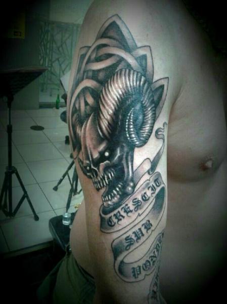 Shoulder Skull Tattoo by Czi Tattoo Studio