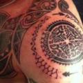 Schulter Brust Tribal tattoo von Samed Ink Tattoos