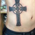 tatuaggio Fianco Croce Celtici di Song Yeon