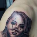 tatuaje Hombro Fantasy Mujer por Og Tattoo