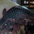 Schulter Japanische Karpfen Koi tattoo von Og Tattoo