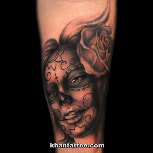 Tatuaggio Braccio Teschio Messicano Donne di Khan Tattoo