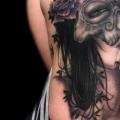 tatuaje Cráneo mexicano Mujer Espalda por Khan Tattoo