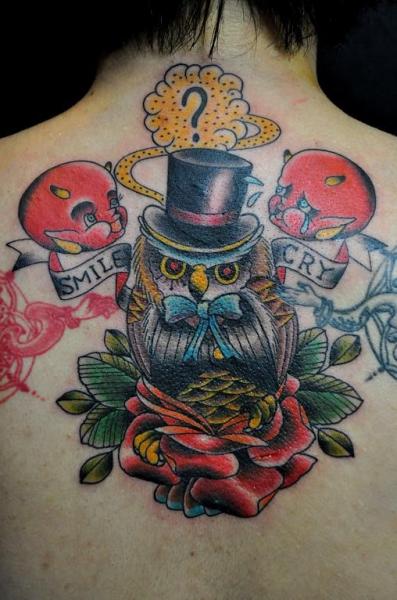 Tatouage Old School Retour Cou Hibou par Detroit Diesel Tattoo