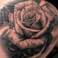 tatuaje Flor Culo Rosa por Artifex Tattoo