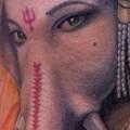 tatuaje Brazo Religioso Ganesh por Last Gate Tattoo