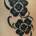 Shoulder Flower tattoo by M Crow Tattoo