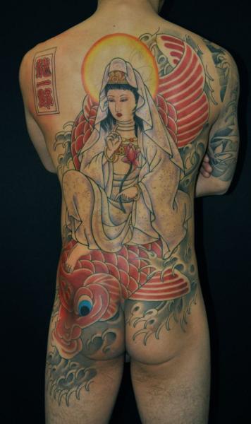 Япония Спина Карп Попа татуировка от Ryus Design Tattoo