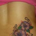 Blumen Rücken tattoo von South Dragon Tattoo