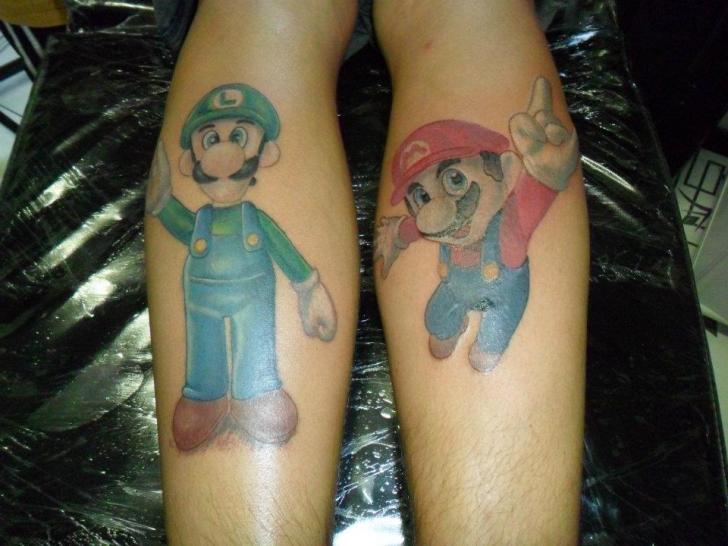 Tatouage Fantaisie Super Mario par Hell Tattoo