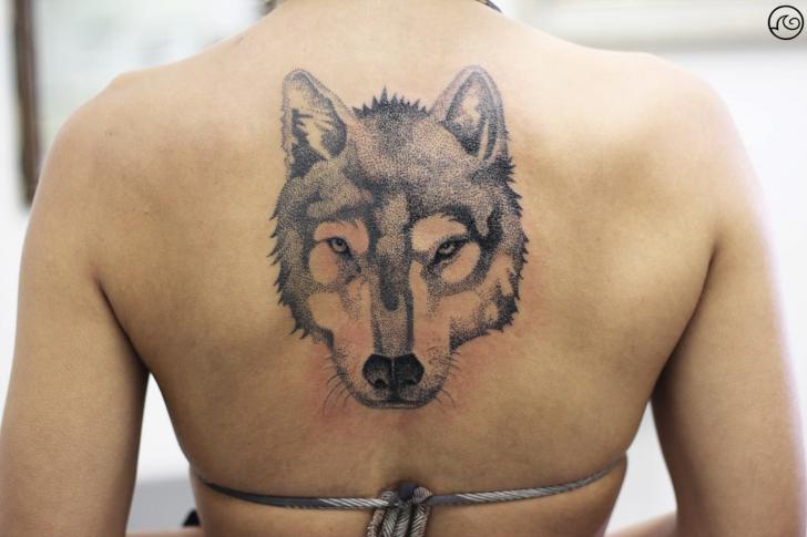 背中 オオカミ ドットワーク タトゥー よって Maceio Tattoo