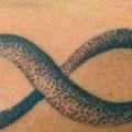 Arm Infinity tattoo von Maceio Tattoo