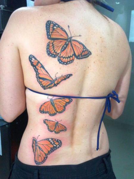 Realistische Rücken Schmetterling Tattoo von Tattoo Br