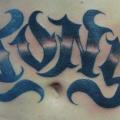 tatuaje Letras Vientre Fuentes por Tattoo Loyalty