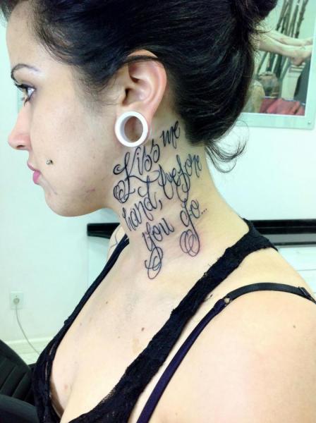 Надпись Шея Шрифты татуировка от Tattoo Loyalty