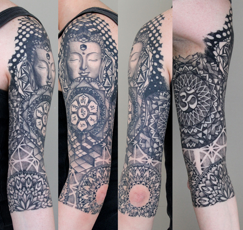 Tatuaje Brazo Fantasy Buda por Sake Tattoo Crew