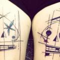 Fantasie Bein Totenkopf Zeichnung tattoo von Sake Tattoo Crew