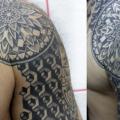 Shoulder Geometric tattoo by Sake Tattoo Crew